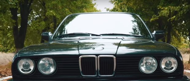 BMW 325iX. Фото: скриншот YouTube
