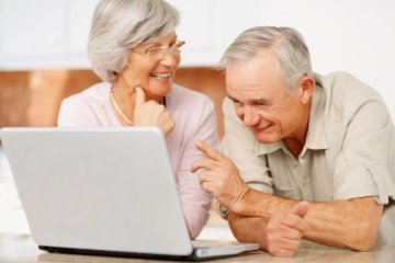 Касается всех пенсионеров: радостная новость - будет три повышения выплат. Даты