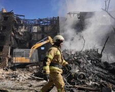 Поврежденное здание музея Чернобыля после ракетного удара