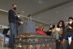 Заробитчанам закрыт въезд в популярную страну. Фото: скриншот YouTube