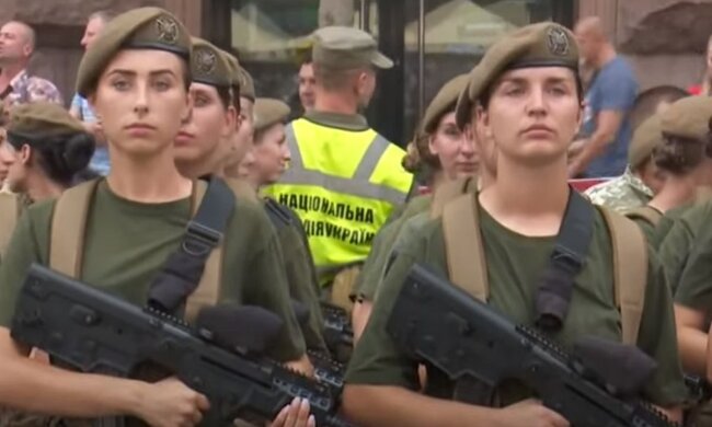 Воинский учет женщин. Фото: скриншот YouTube-видео