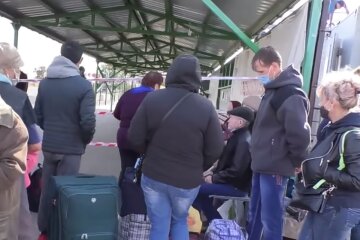КПВВ на Донбассе. Фото: Youtube