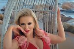 Анна Семенович. Фото: скриншот YouTube