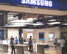 Samsung запатентовала необычный смартфон, фото: скриншот с YouTube