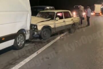 ДТП под Киевом. Фото: скриншот Youtube-видео