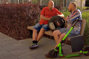 Электросамокаты. Фото: скриншот YouTube-видео.