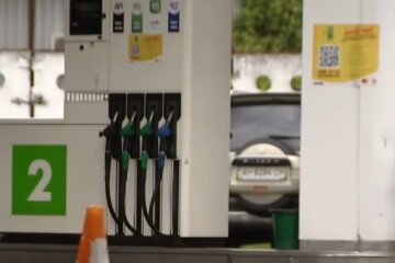 В Украине снова подорожало топливо. Фото: скрин youtube