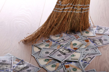 Ряд "финансовых" примет связан с веником