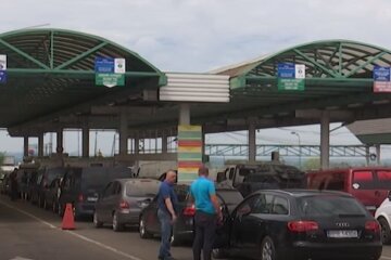 Очереди из авто на границе. Фото: скриншот YouTube-видео