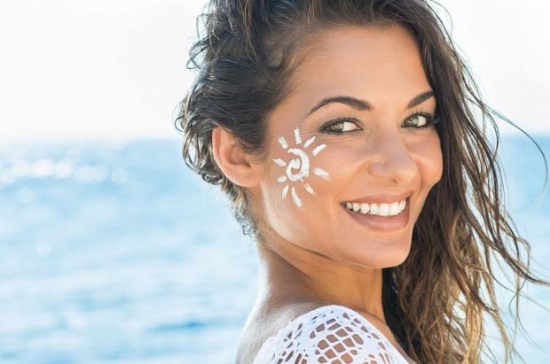 Чистая и сияющая кожа летом: правила ухода за кожей лица в жару