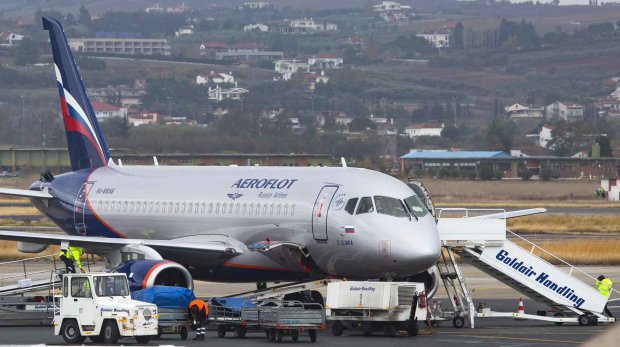 Новое ЧП со скандальным российским самолетом Sukhoi Superjet 100  — на борту было 56 человек
