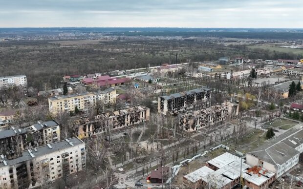 Розбиті будинки в Україні. Фото: скріншот YouTube-відео