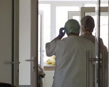 Медицинские работники. Фото: скриншот с Youtube