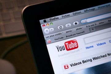 YouTube начнет жестко банить комментаторов, фото Лента.ру