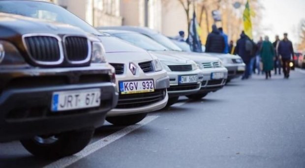 Стало известно, что будет с "евробляхами": смогут ли украинцы после Нового года покупать доступные авто