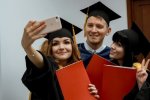 Молодежь получает первую работу в возрасте до 20 лет. Фото из открытых источников