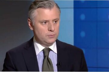 Эксперты назвали главные причины замены Коболева на Витренко