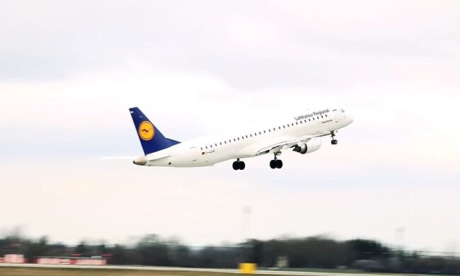 Літак. Фото: скріншот Youtube-відео