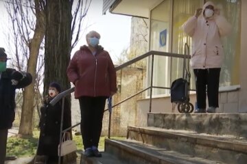 Пенсионеры в Украине. Фото: YouTube, скрин