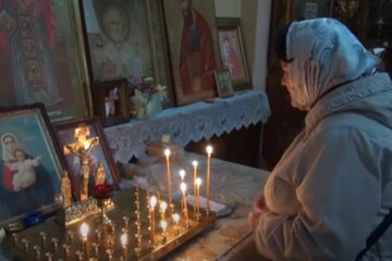 Молитва в храме. Фото: скриншот YouTube-видео