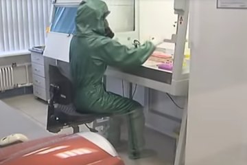 В Киев завезли экспресс-тесты. Фото: youtube