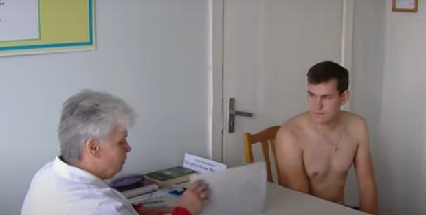Медкомисcия. Фото: скриншот YouTube