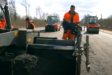 Ремонт дорог. Фото: YouTube, скрин