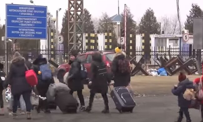 Украинцы на границе. Фото: скриншот YouTube-видео