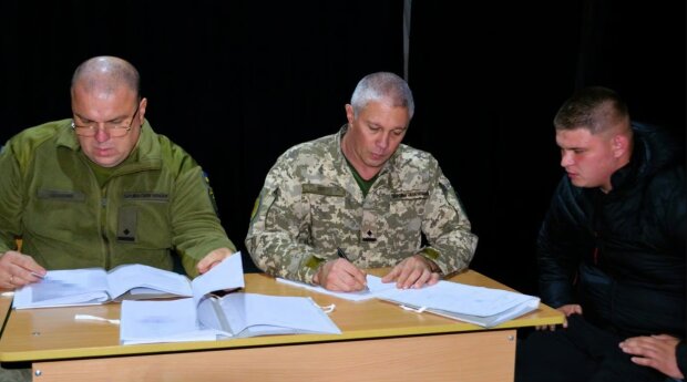 ТЦК, документи, відстрочка. Фото: Telegram