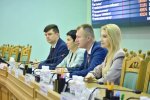 Под носом у Зеленского пилят миллионы: украинцев ошарашили зарплатами в ЦИК, пенсионеры и бюджетники схватились за сердце