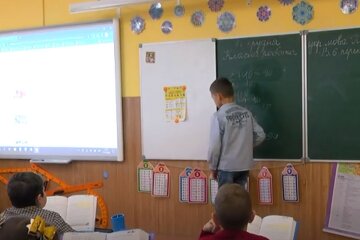 Урок у школі. Фото: скріншот YouTube-відео