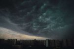 Держитесь подальше от воды и деревьев: на Украину надвигается страшное, спасатели предупреждают об опасности