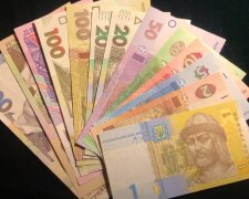 Українцям почнуть виплачувати по 6700 грн: у Кабміні ухвалили важливе рішення