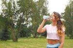 Спортивна дівчина. Фото: скріншот Youtube-відео.