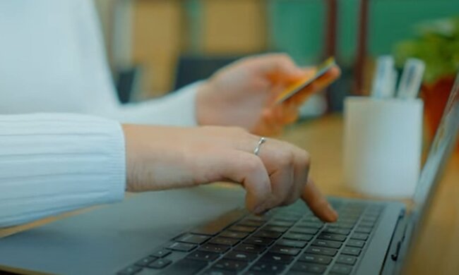 Банковская карта. Фото: скриншот YouTube-видео