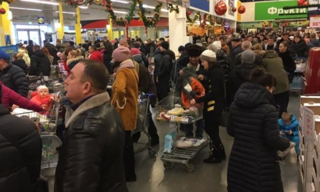 В Украине резко подешевели популярные импортные продукты, фото: Обозреватель