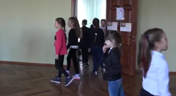 Новая система безопасности в школах. Фото: скриншот YouTube