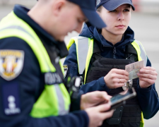 На дорогах наразі карають не лише водіїв – штраф 34 тисячі грн. Фото: Telegram
