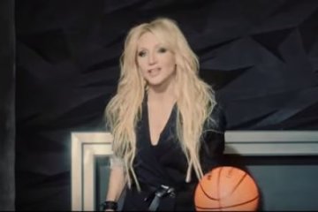 Певица. Фото: скриншот YouTube.