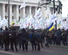 Митинги в Киеве. Фото: YouTube, скрин