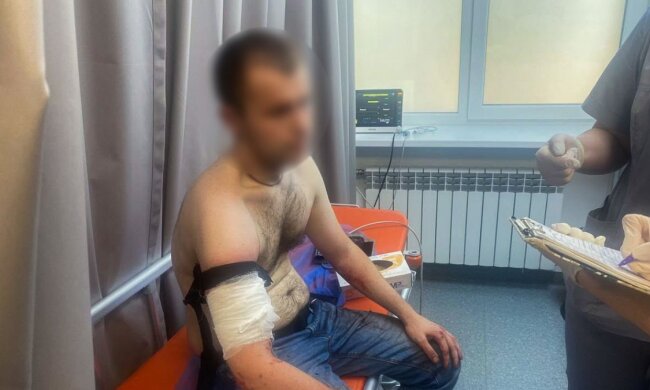 Поліція Запоріжжя напад ніж обшук