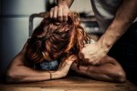 18-летняя беременная девушка стала жертвой уголовника: подробности
