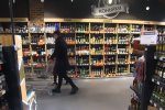 Продажу спиртного ограничат. Фото: youtube