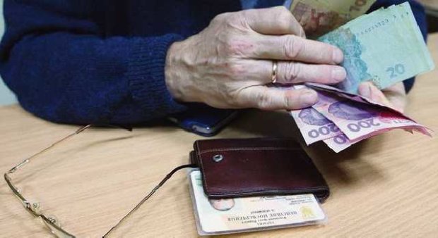 Обновленные пенсии при Зеленском и новом Кабмине: что подкинут украинцам
