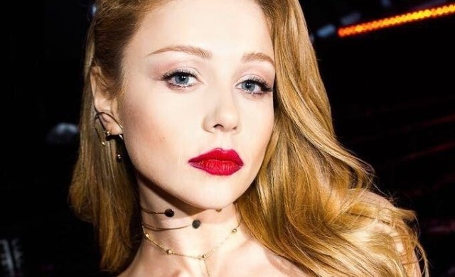 Тина Кароль блеснула фигурой, показав новое фото