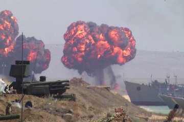 Российские военные наделали шуму в Крыму: началась паника, "сбрасывают бомбы"