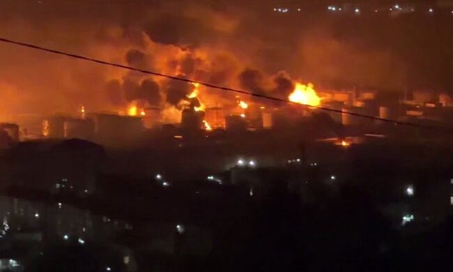 В России горит НПЗ. Фото: Telegram