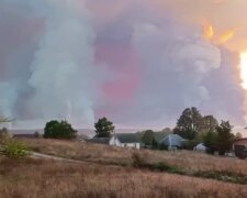 Пекло зійшло на землю: з'явилося відео моменту ранкового прильоту по складу з ракетами в рф