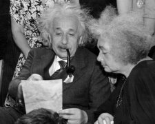 В Израиле продадут легендарное письмо Эйнштейна, фото: Комсомольская правда