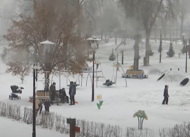 Украинцев ждут "погодные качели". Фото: скриншот YouTube-видео